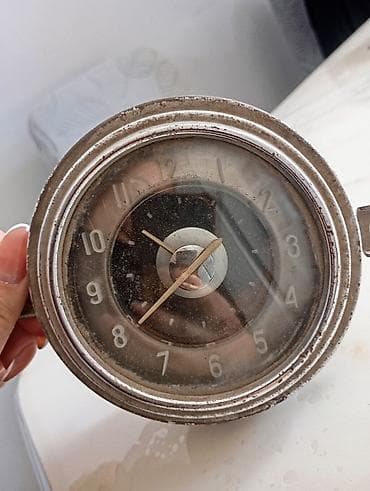 Раритетные автомобильные часы на Волгу М- 21.1969 года выпуска