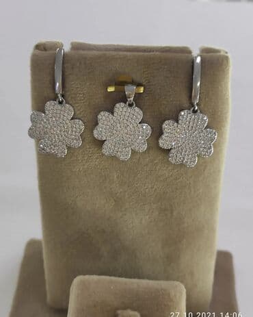 свадебные платья от производителя: Цена 3500сом Серебро пробы 925 Дизайн Италия Качество отличное Камни — 5