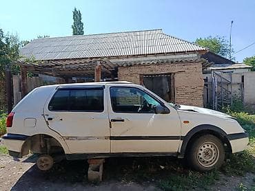 фрион на авто: Volkswagen Golf III, белый, 5‑дверный хэтчбек. Машина продаётся — 2
