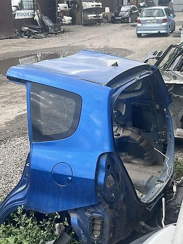 Фит 2005 задняя крыло продается at lalafo.kg Фит 2005 задняя крыло продается