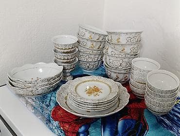 скупка банок: Золотая посуда не весь набор . 11 больших пьялок10 маленьких — 1