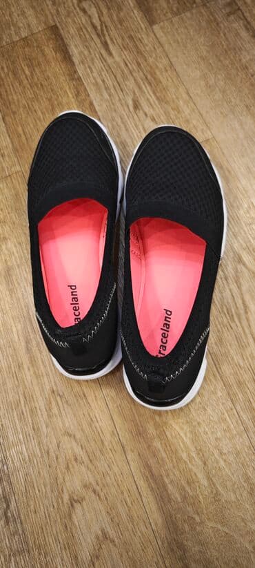 туфли черные с открытым носиком: Продаю 36 размер, привезли из Германии, оказались малы, лёгкие — 2