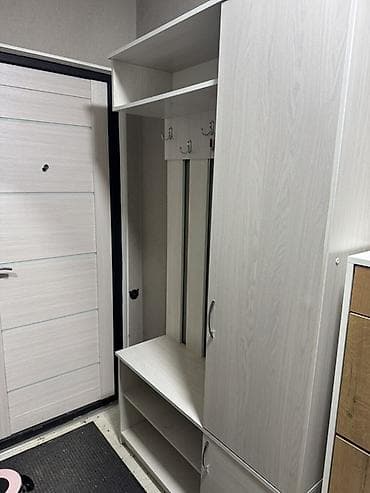 Прихожая модульная в светлом цвете (под выбеленный дуб). Состав и