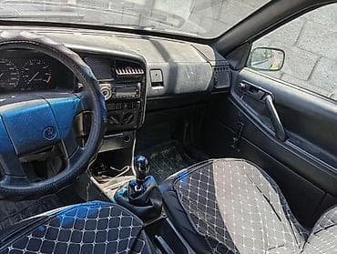 step wgn: Volkswagen Passat: 1992 г., 1.8 л, Механика, Бензин — 3
