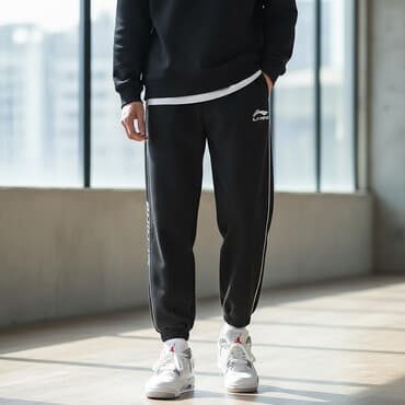 lining мужская: Брюки LI-NING спортивные, новые. - Цвет: черный - Прямой крой с — 1