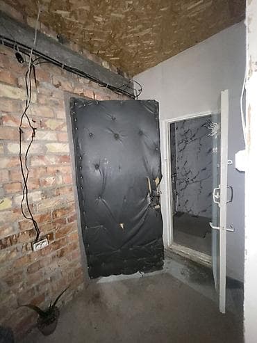 студия аренда квартиры: Сдается небольшая Планировка и помещение: - Комната прямоугольной — 4