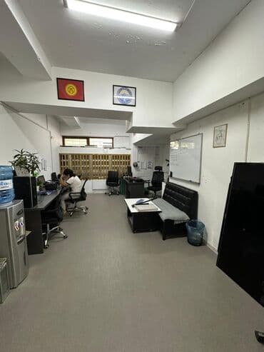 коммерческая недвижимость ош: Продаю Офис 384 м², С ремонтом, Без мебели, Многоэтажное здание, Цокольный этаж этаж — 4