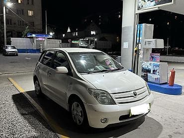 ист: Toyota Ist: 2005 г., 1.5 л — 1