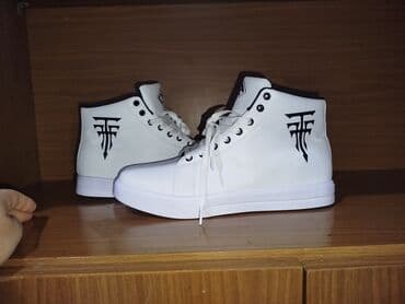 прокат мужских костюмов [возьми на прокат] бишкек фото: Размер 44-45 новые, не подошёл размер.Белые высокие кеды. Подходят для — 2