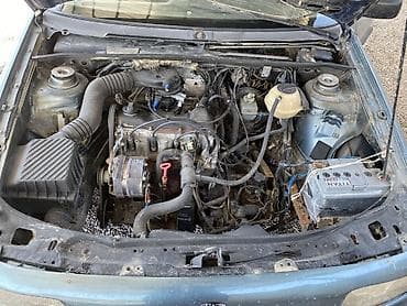 Унаа: Volkswagen Passat: 1989 г., 1.8 л, Кол менен иштөөчү, Бензин, Седан — 1
