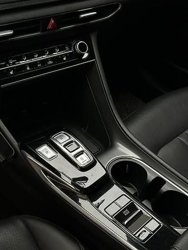 мини хова: Hyundai Sonata: 2019 г., 2 л, Автомат, Бензин, Седан — 10