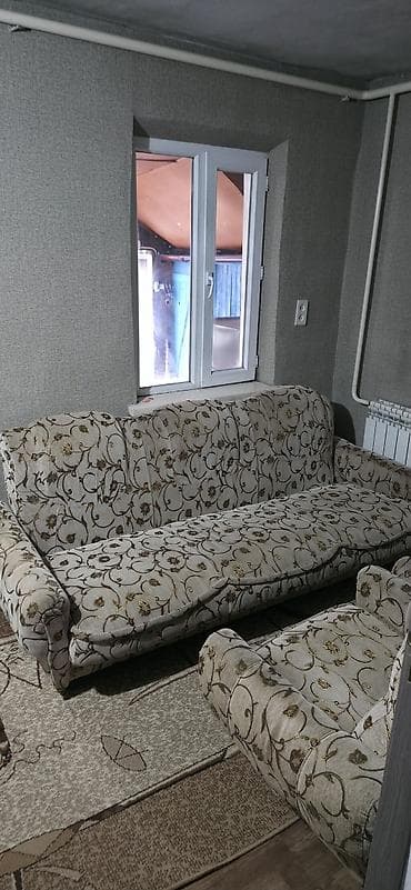 Прямой диван, Б/у