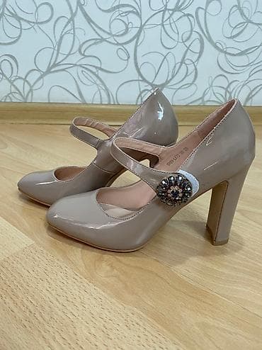 молодежная одежда бишкек: Туфли, 39, Toleeao, Новый, цвет - Бежевый, Самовывоз, Платная доставка — 7