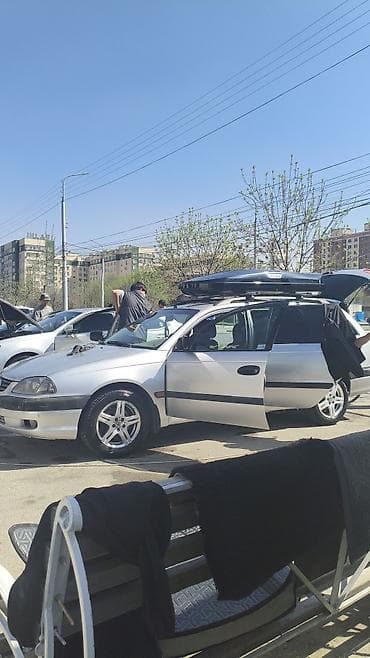 тайота в: Toyota Avensis: 2001 г., 1.8 л, Механика, Бензин, Универсал — 2