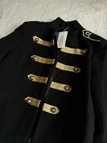 стильный бомбер: Жакет в стиле милитари - Цвет: черный с золотистым декором - Фасон — 3