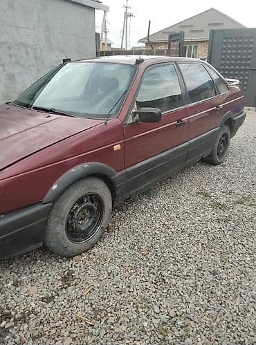 Volkswagen Passat: 1988 г., 1.8 л, Механика, Седан at lalafo.kg Volkswagen Passat: 1988 г., 1.8 л, Механика, Седан