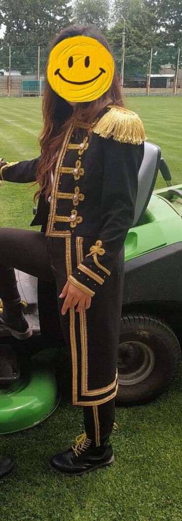 костюм деда мороза цена: Продаю костюм-фрак под модель BTS "Idol", шили для выступления на — 1