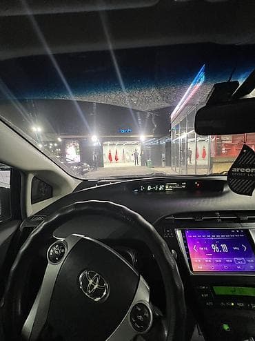 Продажа авто: Toyota Prius: 2011 г., 1.8 л, Гибрид — 2