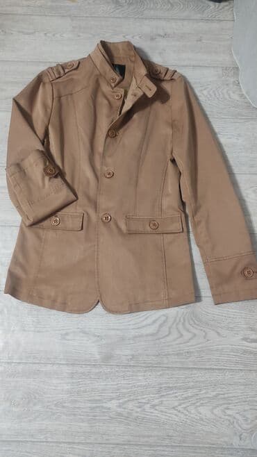 1) Куртка Педжак (М) 700 2)Рубашка Игуана оригинал (S-M)- 450с 3)