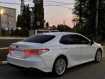 маш: Toyota Camry: 2020 г., 2.5 л, Автомат, Бензин, Седан — 2
