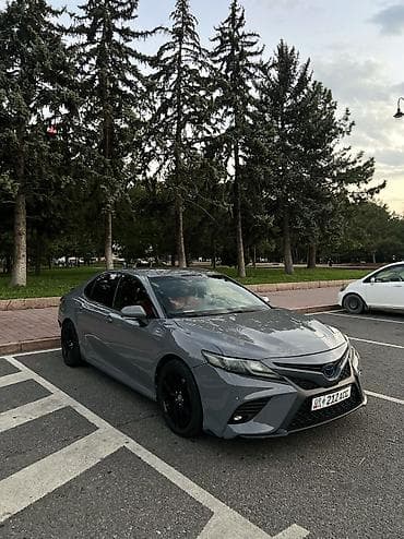 byd e2 2022: Toyota Camry: 2019 г., 2.5 л, Автомат, Гибрид, Седан — 1