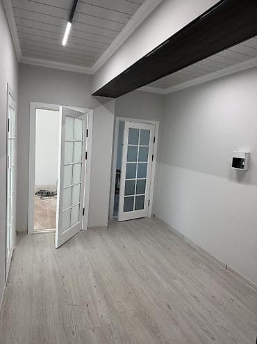 шагыл сокулук: Кеңселерди ижаралоо, 101 м², 1-катар, Өзүнчө кире бериши менен, Өзүнчө санитардык түйүнү менен — 1