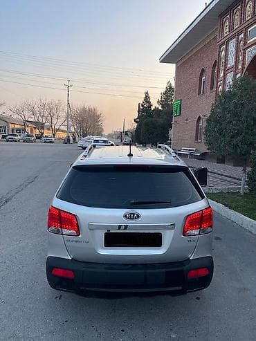 бампе: Kia Sorento: 2010 г., 2 л, Автомат, Дизель, Кроссовер — 4
