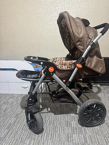 прогулочная коляска: Прогулочная коляска с поворотными передними колесами - Тип — 1