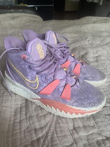 Баскетбольные кроссовки Nike Kyrie 7. Характеристики: - Модель: Nike