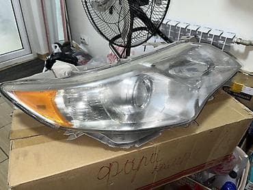 хрустальные ваза: Передняя левая фара Toyota 2012 г., Б/у, Оригинал, США — 2