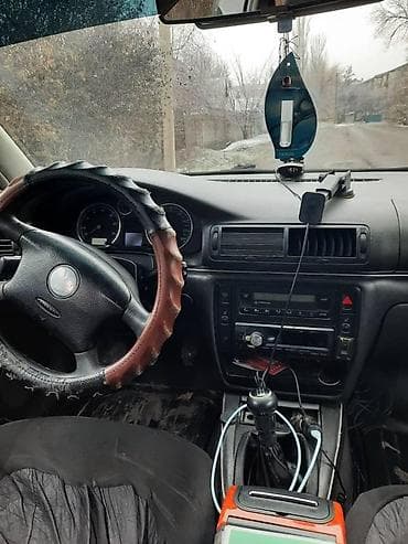 Volkswagen Passat: 2003 г., 1.6 л, Механика, Бензин, Седан — 8