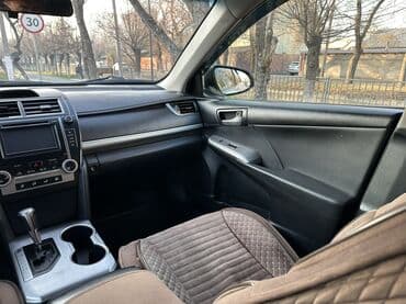 срочно продам авто в связи с переездом: Toyota Camry: 2012 г., 2.5 л, Автомат, Бензиновая, Седан — 5
