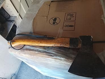 Топор плотницкий/колун с деревянной изогнутой рукоятью