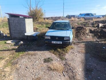 Volkswagen Jetta: 1991 г., 1.8 л, Механика, Бензин, Седан