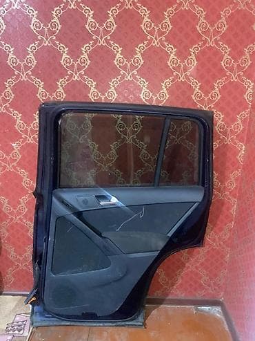 авто двери: Автомобильная дверь для внедорожника. Подходит для замены поврежденной — 4