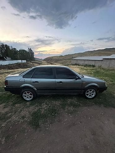 автобусы ссср: Volkswagen Passat: 1989 г., Седан — 4