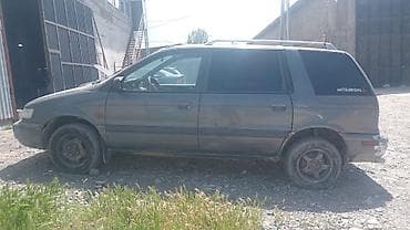 2 8: Mitsubishi Space Wagon: 1992 г., 1.8 л, Механика, Бензин, Минивэн — 4