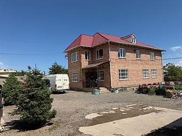 дом в караколе: 🏡 Продаётся капитальный кирпичный дом в центре города 📍 Локация — 1
