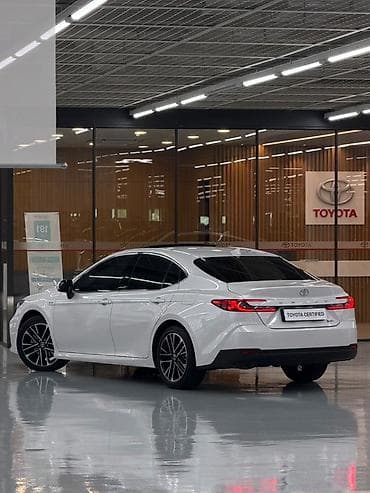 абуди 80: Toyota Camry: 2024 г., 2.5 л, Вариатор, Гибрид, Седан — 3