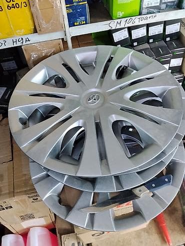 camry 2010: Комплект декоративных колпаков на колёса Toyota - Тип: набор колпаков — 1