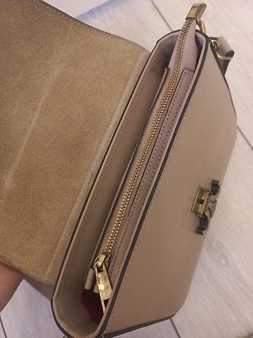 золото берен голд: Классическая сумка, Италия, Материал: Натуральная кожа, Регулируемый ремень, Женские, Б/у — 4