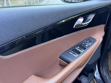 Продажа авто: Kia Sorento: 2018 г., 2 л, Автомат, Дизель, Кроссовер — 3