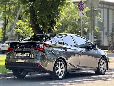 prius: Toyota Prius: 2019 г., 1.8 л, Автомат, Гибрид, Лифтбек — 4