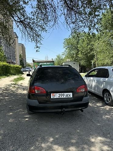 я ищу степ вагон: Toyota Avensis: 2000 г., Бензин — 2