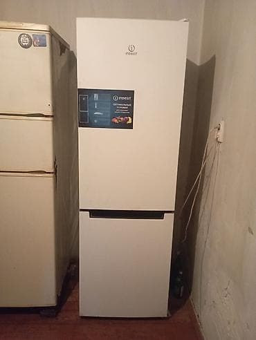 Переносные плиты: Холодильник Indesit, Двухкамерный — 1