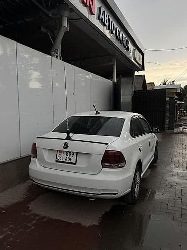 экран айфон: Сдаю Volkswagen Polo, Посуточно, Без водителя, | Залог, Предоплата — 3