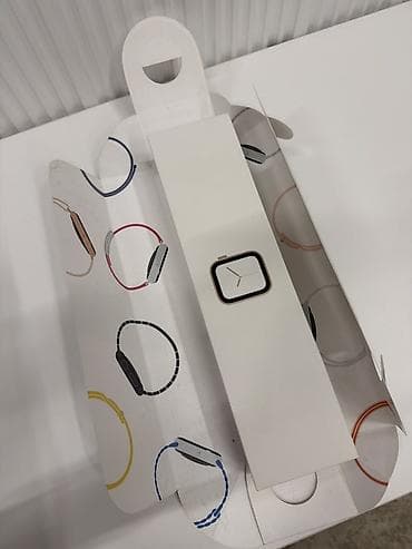 realmi gt: Apple Watch Series (алюминиевый корпус, розовый ремешок) - Умные часы — 1