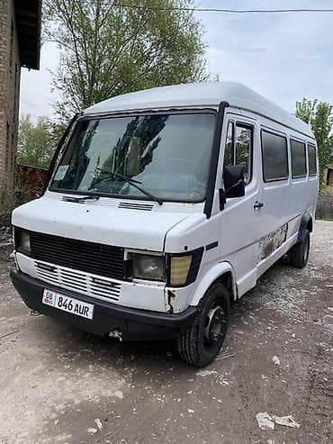 рекс пасажир: Длиннобазный фургон/микроавтобус (белый) с высоким крышей. Основные — 4