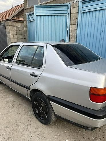 124 2 2: Volkswagen Vento: 1992 г., 1.8 л, Механика, Бензин, Седан — 3