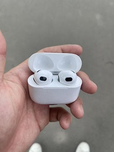 Беспроводные AirPods 3 наушники-вкладыши с зарядным кейсом (белый at lalafo.kg Беспроводные AirPods 3 наушники-вкладыши с зарядным кейсом (белый